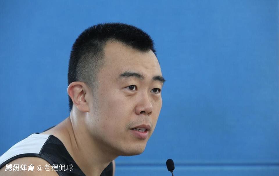 于是他穿过石嘴山的一条条街道,和当地的年轻人攀谈,观察他们的生活状态。