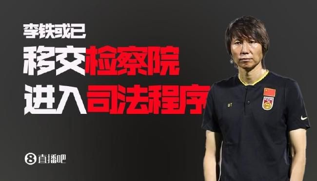照片中,她和丈夫乔·乔纳斯一身休闲服,戴着口罩坐在私家车内,二人手上还戴着一次性的黑色手套,做足防护措施。