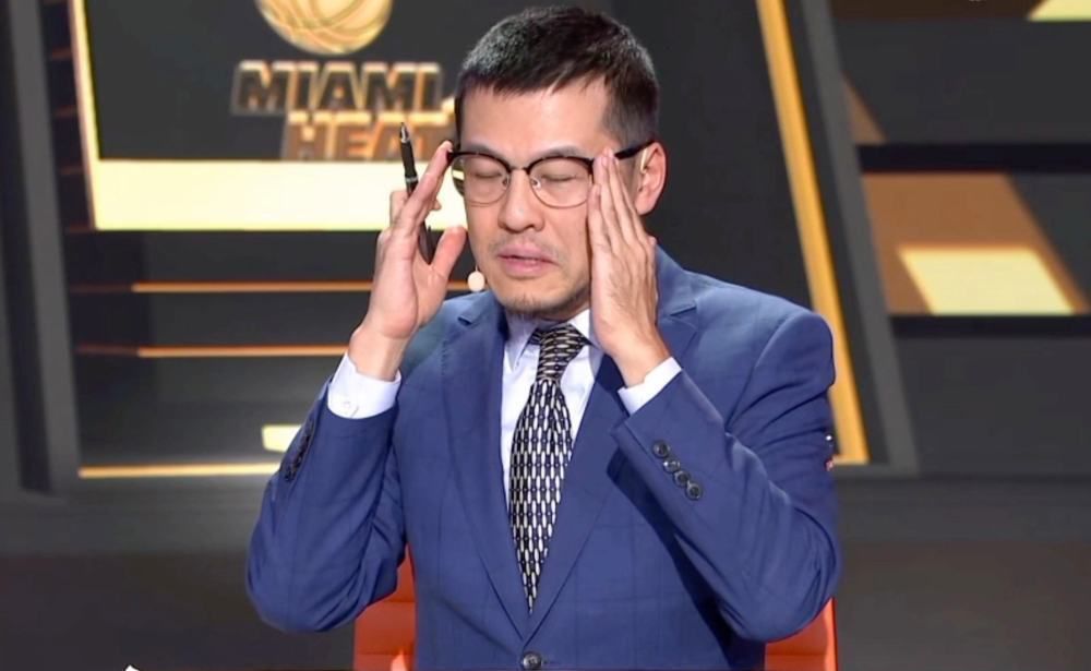 起始于王家卫,二十余年后,又回归于王家卫。