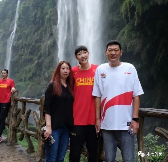 同时还吸引了刘玉玲、西蒙娜·阿什利、贾斯汀·塞洛克斯等人加盟。