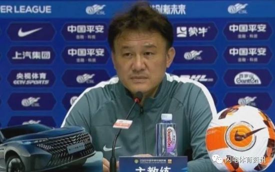 《结爱·千岁大人的初恋》定档 黄景瑜演千年爱恋 2018-04-19 由陈正道、许肇任执导，黄景瑜、宋茜联袂主演的奇幻爱情大剧《结爱·千岁大人的初恋》近日正式宣布定档5月9日，并发布了“命中注定”主题预告片，预告中，黄景瑜饰演的贺兰静霆眼神深情而温柔，紧张的节奏扣人心 黄景瑜晒放飞自我游客照 幽默调侃粉丝“自娶” 2018-02-12 近日黄景瑜在微博上晒出一组美图，在日本开启了自己的冬日之旅。