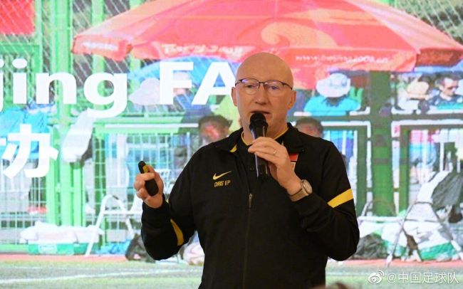 今天，作为历史讲述人，演员杜江带我们走进焦庄户地道战遗址纪念馆，沿着这些光影足迹，重温那段波澜壮阔的抗战岁月，感受中华民族压不垮、打不倒的精气神。