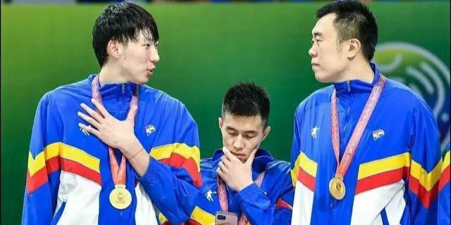 既有实力派黄渤、殷桃压阵，也有范丞丞、李嘉琦等新生代加入，有望碰撞出不一样的火花。