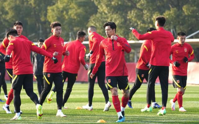 大方认爱卡哥：是的，我们订婚了 锦绣开年！