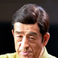 图为：凯拉·塞吉维 孙菲菲深V装性感豪放 超模卡莉·克劳斯大秀美背 2016-11-08 美国纽约，第13届CFDA/Vogue时尚基金颁奖礼。