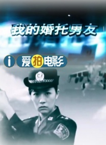 9月24日晚，陈伟霆在微博中晒出一张在沙漠的照片，并附文：“今天吃了 《欲望都市2》曝新照 “欲女”上演沙漠时装秀 2010-03-11 日前，好莱坞时尚大片《欲望都市2》（Sex and the City 2）曝光了一组最新剧照。