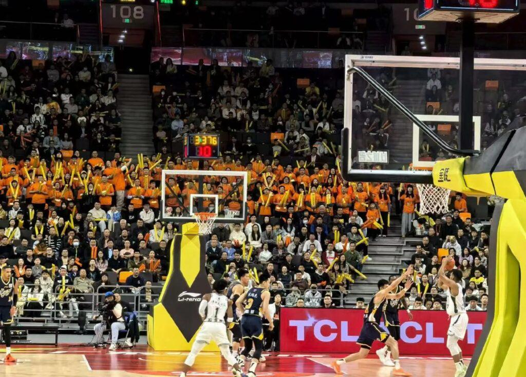 廣東宏遠球員慶祝勝利