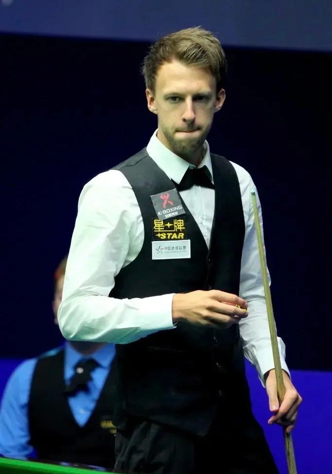 特魯姆普與羅伯遜對決預告